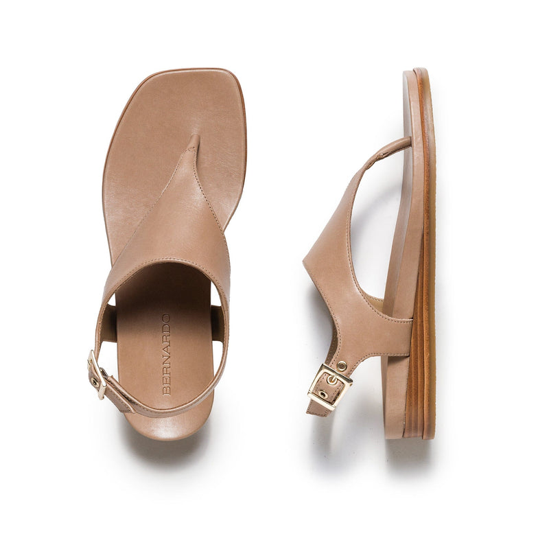 Bernardo Concord Thong Flade Sandaler Dame Lysebrune | EJJ621MT