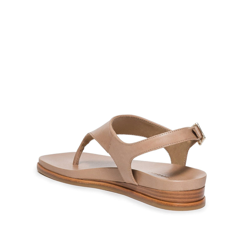 Bernardo Concord Thong Flade Sandaler Dame Lysebrune | EJJ621MT